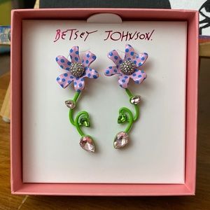 NWT | Betsy Johnson | Flower Drop Earrings